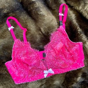 NWT Victoria’s Secret Very Sexy Unlined Plunge Bra Lace Bright Pink 32D
